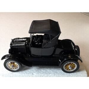 1925 Ford Model T Black Die-Cast Model (1:32) Scale - National Motor Museum Mint